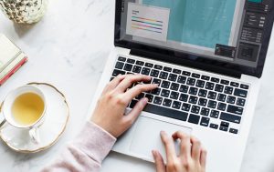 Lire la suite à propos de l’article Qui se cache derrière les faux comptes?