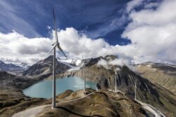 Lire la suite à propos de l’article Éclairage en podcast : La Suisse, bonne élève pour le climat ?