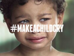Lire la suite à propos de l’article #MakeAChildCry : analyse de la campagne de sensibilisation dérangeante de Médecins du Monde