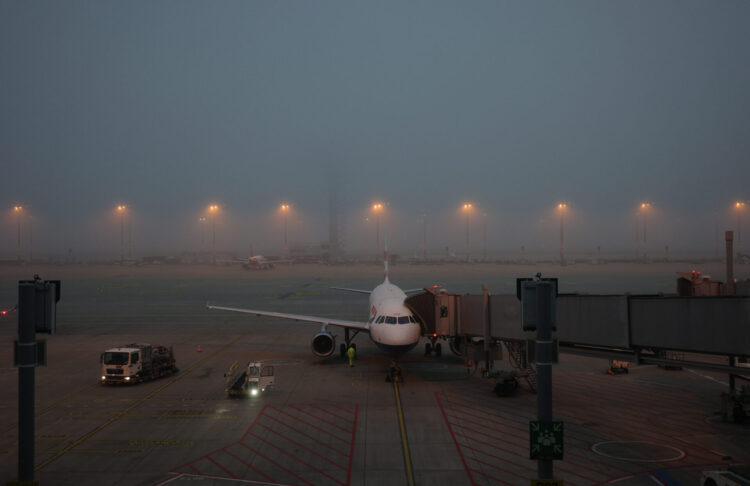Avion stationné à l'aéroport de Berlin